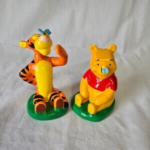 Disney Winnie the Pooh & Tigger Salt & Pepper Shakers 3.75" / 4.5"